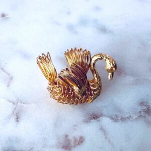 Vintage Gold Tone Wire Filigree Swan Brooch Pin Mid Century Bird Costume Jewelry
